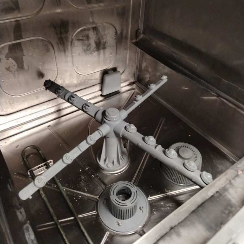 Стаканомоечная машина после очистка